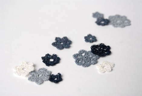 PaperPhine: Häkelblümchen aus Papiergarn - Häkelblumen - Häkeln