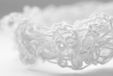PaperPhine: Armreif - aus Papierschnur gehäkelt - Armband aus Papier
